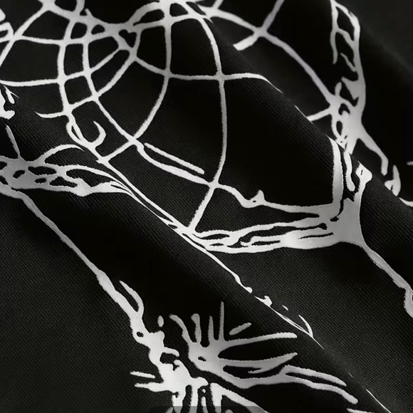 NWOT Black Plus Size Solid Contrast Lace Criss Cross Cami Top. Size 20 - Picture 9 of 9